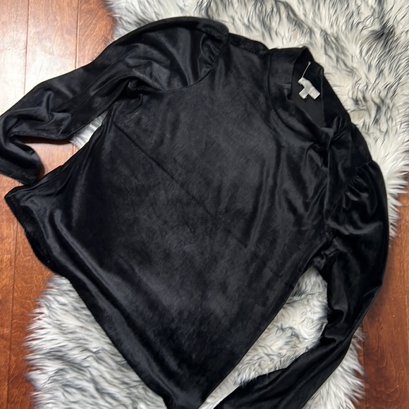 Chenault Black Velvet Crew Puffed Sleeve, size L, NWOT - Picture 6 of 6